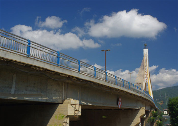 山东304不锈钢桥梁护栏：安全、耐用与美观的完美结合
