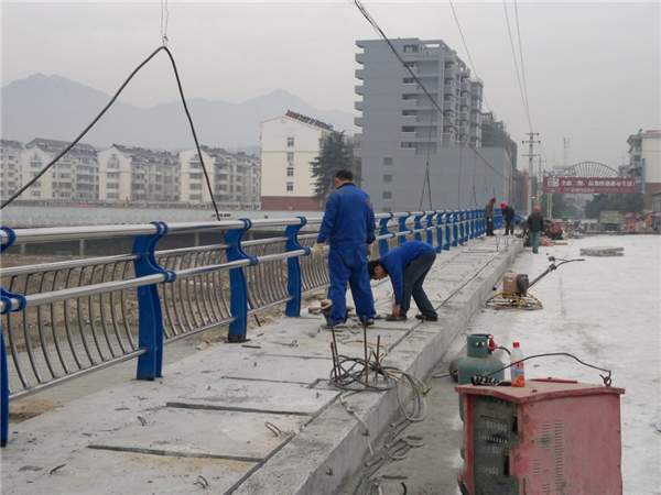 山东不锈钢复合管护栏常见问题及解决方案